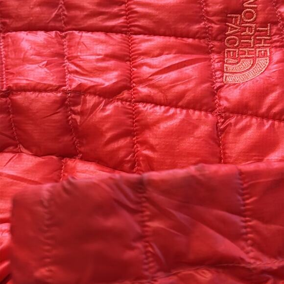 The North Face Thermo Ball Jacket in Fire Ball Red Size Small - Picture 13 of 14